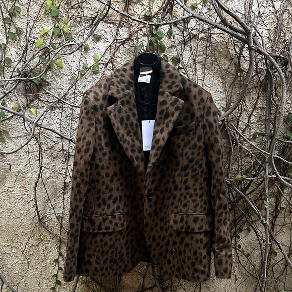 Mikuta Leo Oversized Blazer - Picture 3 of 9